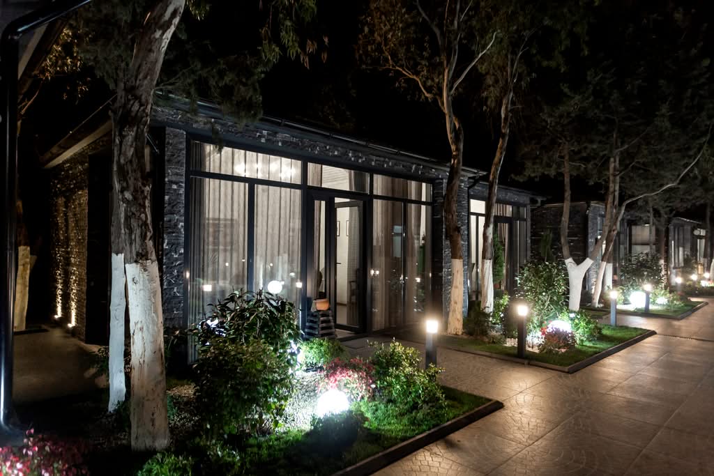 outside view of the restaurant cottage at night time